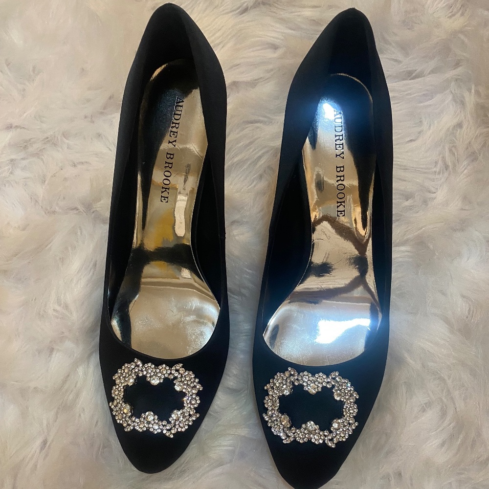 Audrey Brook Satin Pumps | Color: Black | Size: 11M